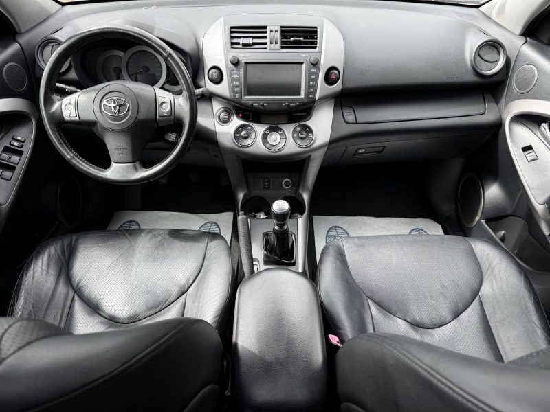 TOYOTA RAV4  III 2.2 D 4WD 177CH CLEAN POWER