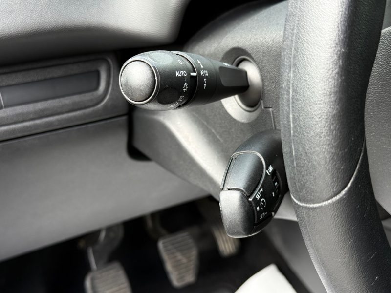 PEUGEOT 208 1.2 VTI 82CH BVM5 ACTIVE