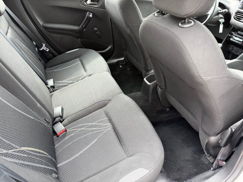 PEUGEOT 208 1.2 VTI 82CH BVM5 ACTIVE