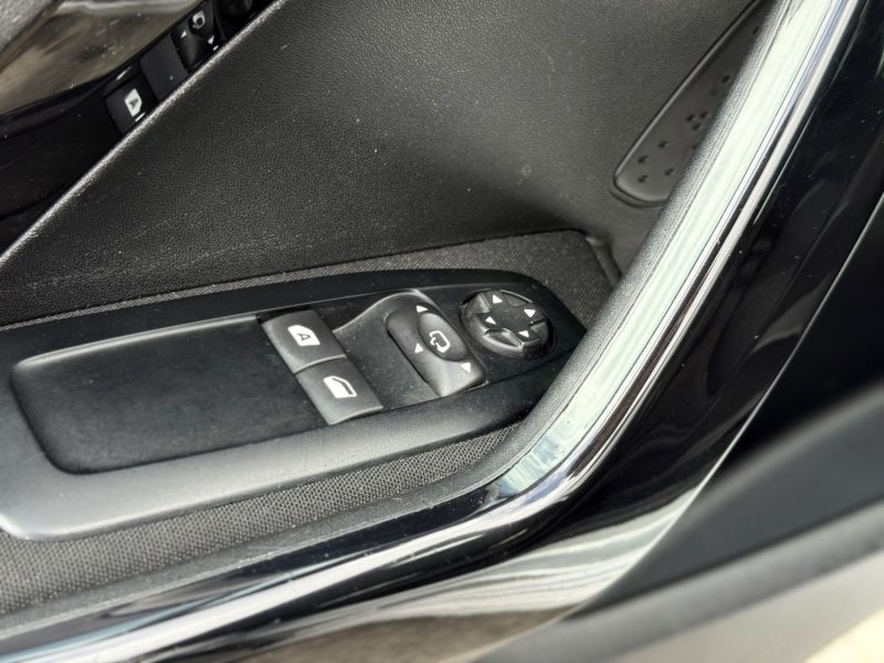 PEUGEOT 208 1.2 VTI 82CH BVM5 ACTIVE