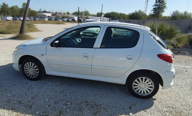 PEUGEOT 206+ 2010