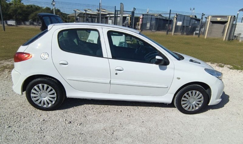 PEUGEOT 206+ 2010