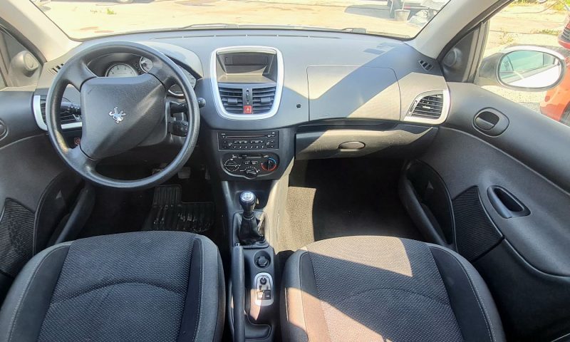 PEUGEOT 206+ 2010