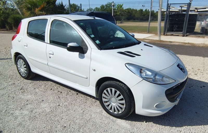 PEUGEOT 206+ 2010