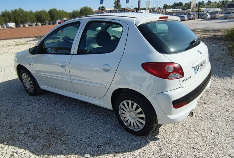 PEUGEOT 206+ 2010