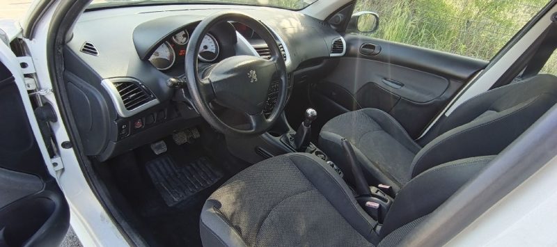 PEUGEOT 206+ 2010