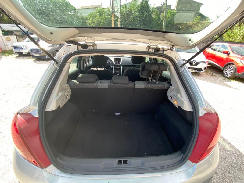 PEUGEOT 207 2012