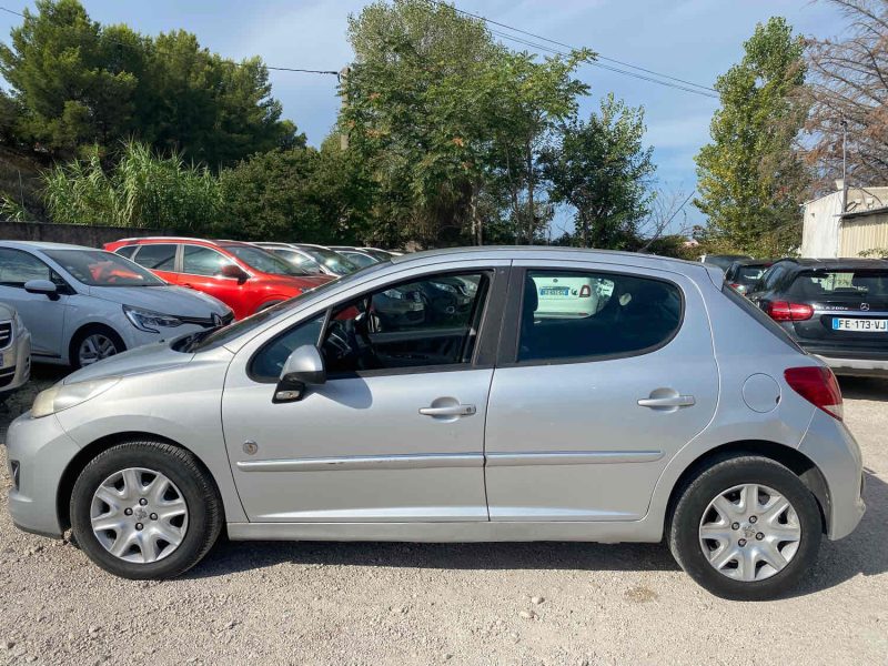 PEUGEOT 207 2012