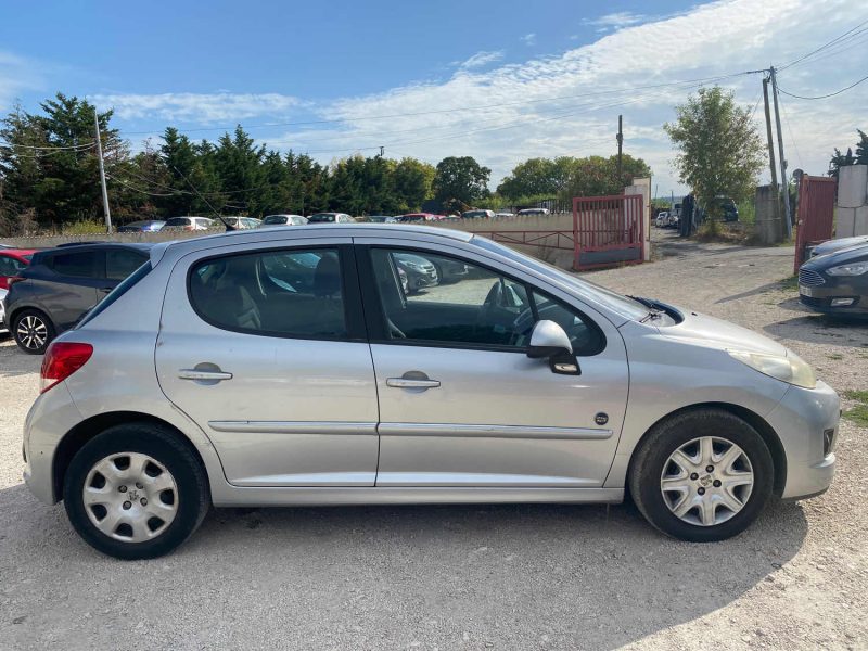 PEUGEOT 207 2012