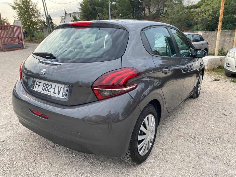 PEUGEOT 208 2019