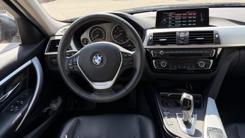 BMW SERIE 3 / 330d 258ch Finition Luxury ZF8