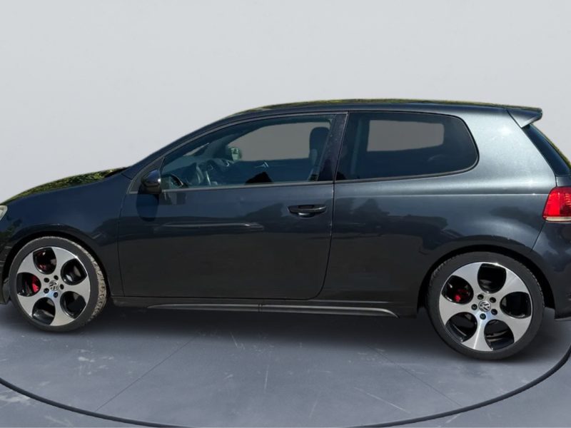 VOLKSWAGEN GOLF VI GTI 210