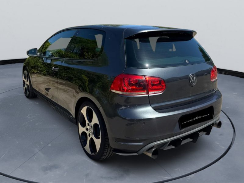 VOLKSWAGEN GOLF VI GTI 210