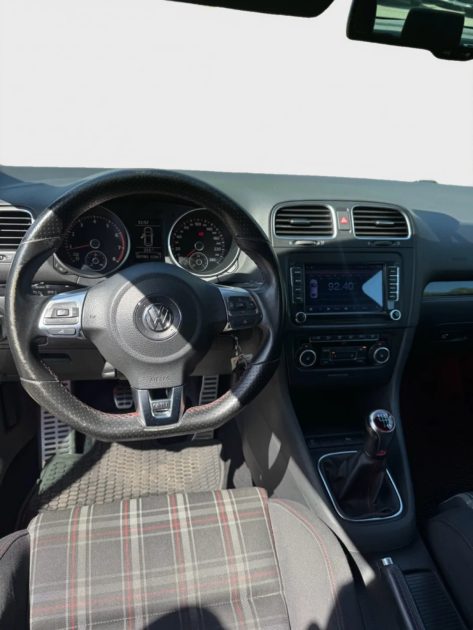 VOLKSWAGEN GOLF VI GTI 210