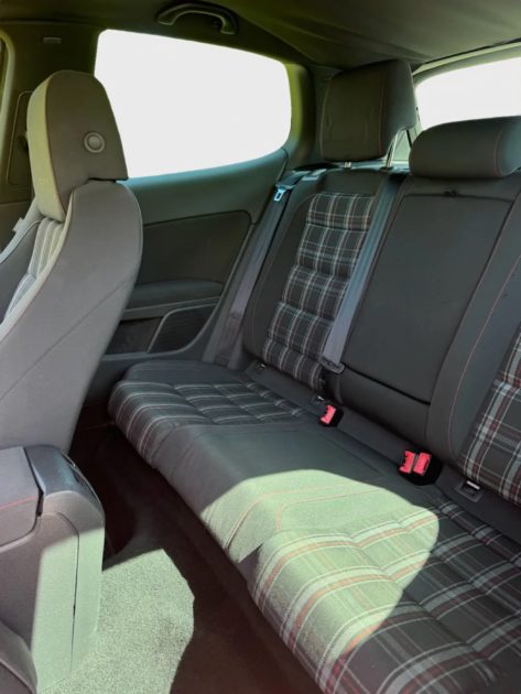 VOLKSWAGEN GOLF VI GTI 210