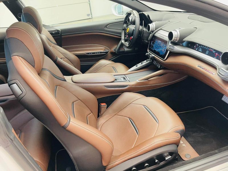 FERRARI GTC4LUSSO T 3.9i - 32V V8 BI-TURBO