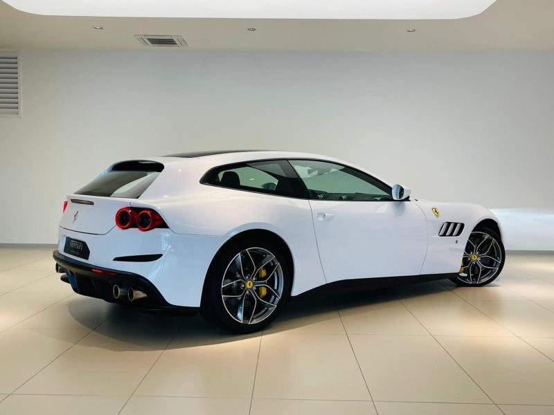 FERRARI GTC4LUSSO T 3.9i - 32V V8 BI-TURBO