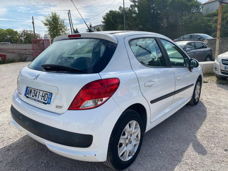 PEUGEOT 207 2010