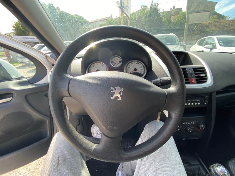 PEUGEOT 207 2010