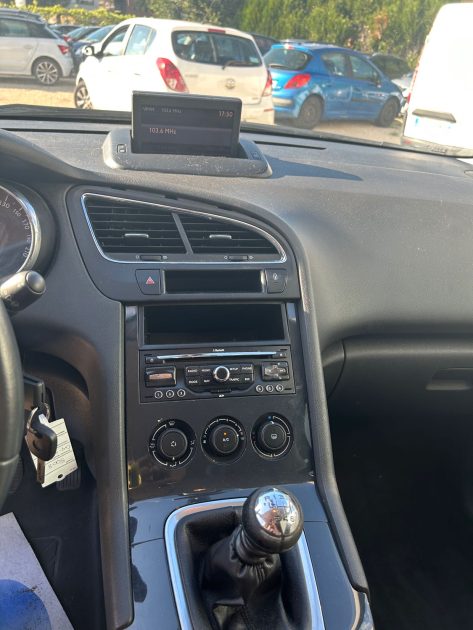 PEUGEOT 5008 2.0 HDI 150CH 7 PLACE