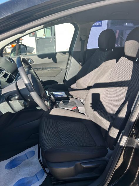 PEUGEOT 5008 2.0 HDI 150CH 7 PLACE
