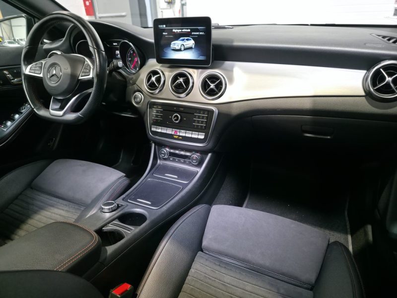 MERCEDES GLA 200d 136ch FASCINATION PACK AMG / 4MATIC 7G-DCT / SUIVI COMPLET