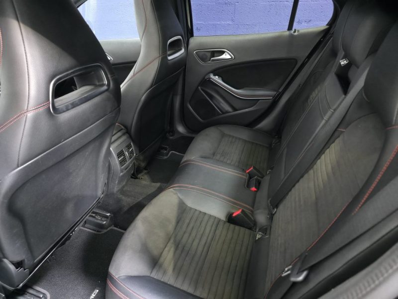 MERCEDES GLA 200d 136ch FASCINATION PACK AMG / 4MATIC 7G-DCT / SUIVI COMPLET