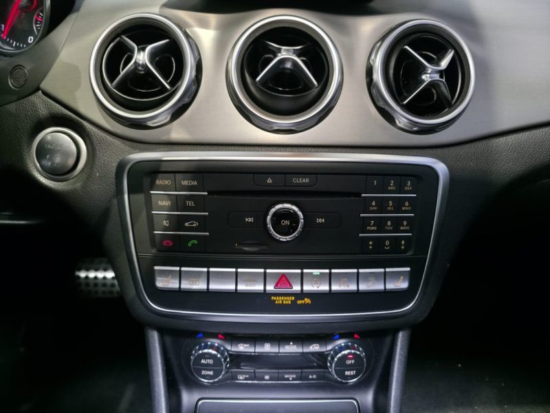 MERCEDES GLA 200d 136ch FASCINATION PACK AMG / 4MATIC 7G-DCT / SUIVI COMPLET