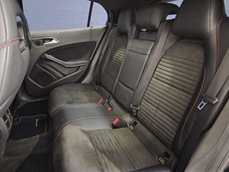 MERCEDES GLA 200d 136ch FASCINATION PACK AMG / 4MATIC 7G-DCT / SUIVI COMPLET