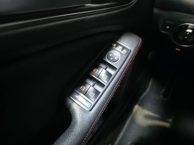 MERCEDES GLA 200d 136ch FASCINATION PACK AMG / 4MATIC 7G-DCT / SUIVI COMPLET