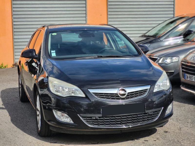 OPEL Astra 1.7 CDTI 110 cv Cosmo - Garantie 12 Mois
