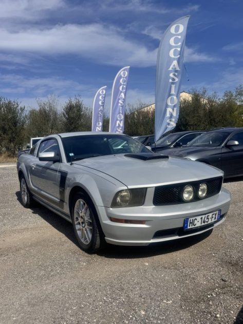 FORD FORD MUSTANG GT 305 CH 4.6L V8
