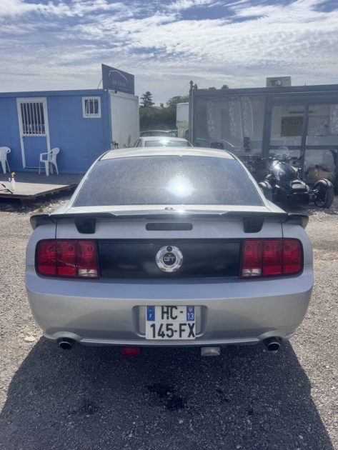 FORD FORD MUSTANG GT 305 CH 4.6L V8