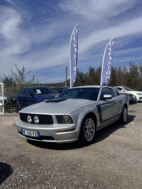 FORD FORD MUSTANG GT 305 CH 4.6L V8