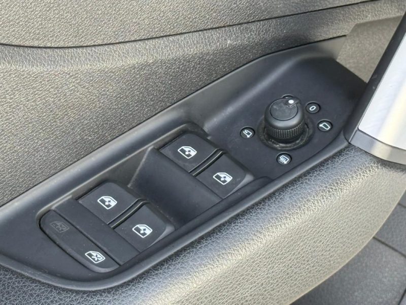 AUDI Q2 S-LINE / BOITE AUTOMATIQUE / DIESEL / TOIT OUVRANT / GARANTIE 12 MOIS