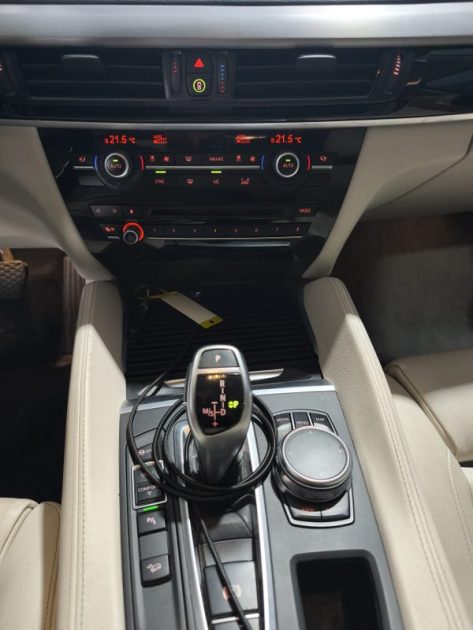 B.M.W. BMW SERIE X6 XDRIVE 258 Cv LOUNGE PLUS HISTORIQUE D\'ENTRETIEN - GPS - CAMERA - RADAR ARRIERE ET AVANT - INTERIEUR CUIR  2017