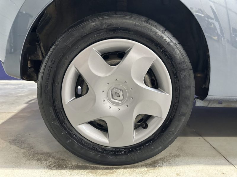 RENAULT TWINGO II 1.2 16v 75ch Night And Day - Distri OK