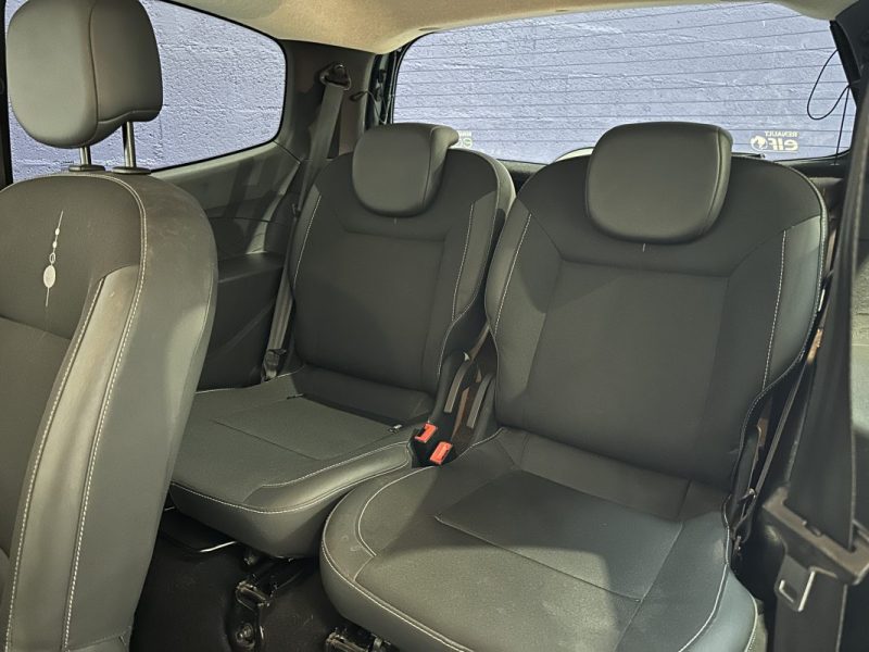 RENAULT TWINGO II 1.2 16v 75ch Night And Day - Distri OK