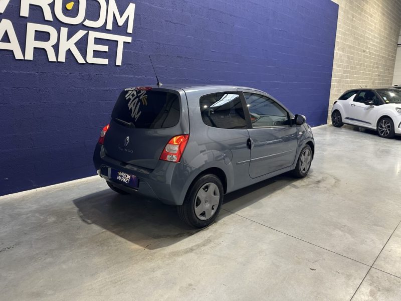 RENAULT TWINGO II 1.2 16v 75ch Night And Day - Distri OK