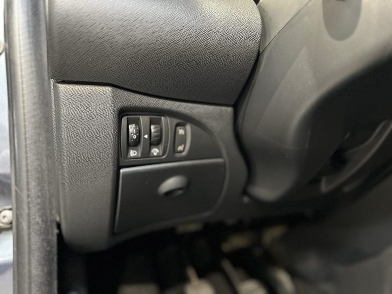 RENAULT TWINGO II 1.2 16v 75ch Night And Day - Distri OK