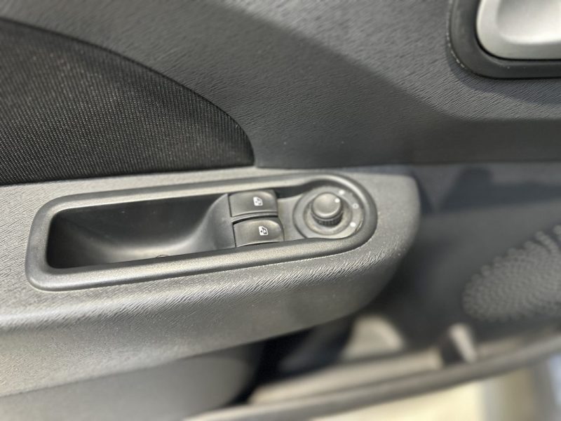 RENAULT TWINGO II 1.2 16v 75ch Night And Day - Distri OK