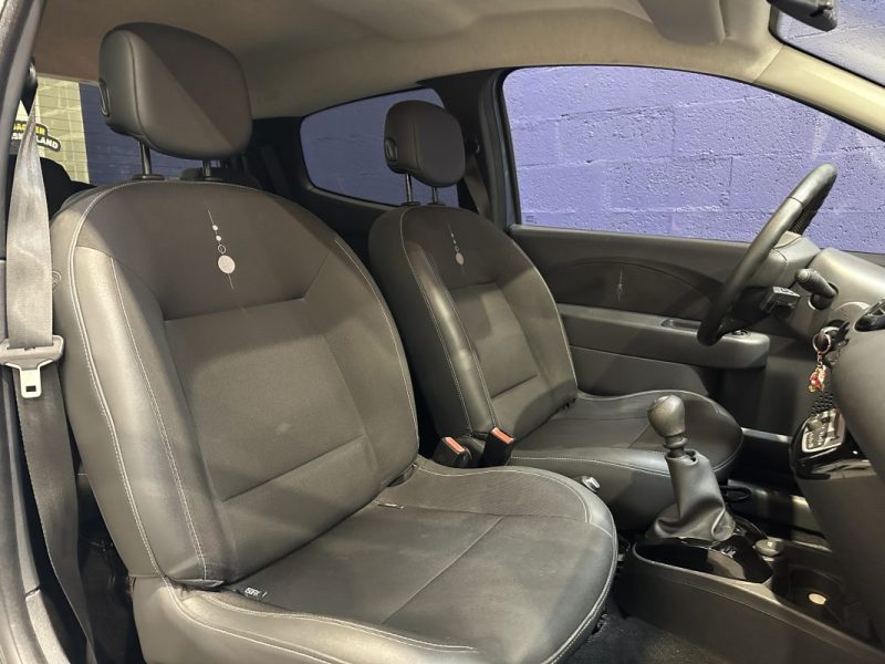 RENAULT TWINGO II 1.2 16v 75ch Night And Day - Distri OK