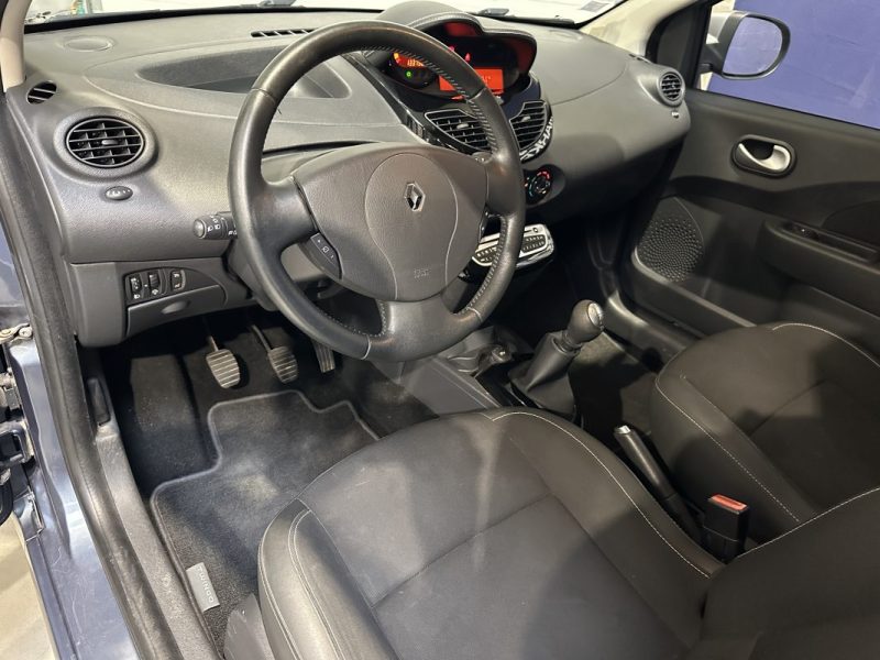 RENAULT TWINGO II 1.2 16v 75ch Night And Day - Distri OK