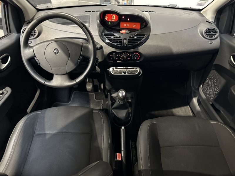 RENAULT TWINGO II 1.2 16v 75ch Night And Day - Distri OK