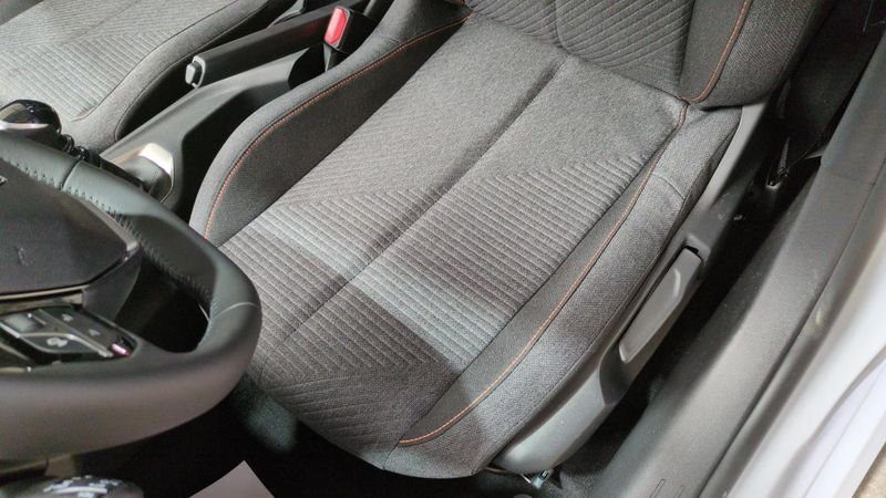 Peugeot 208 100 s&s bvm6 style