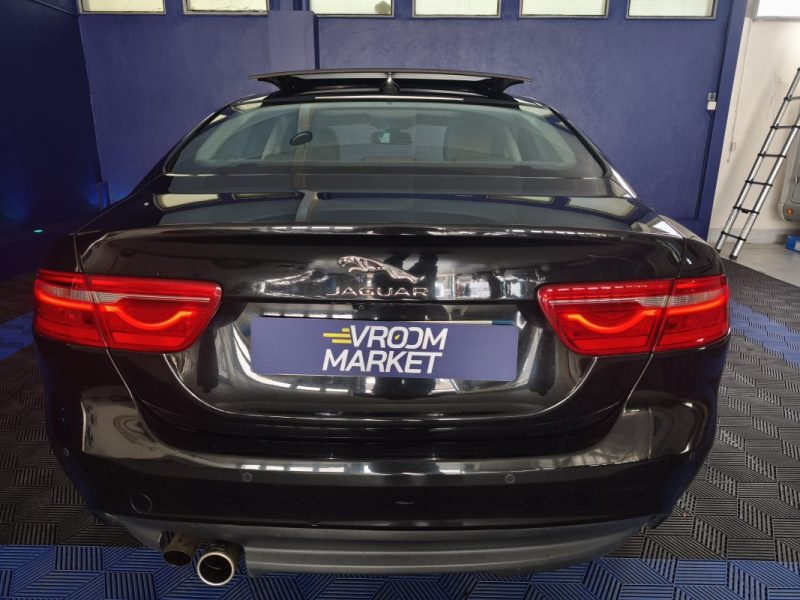 JAGUAR JAGUAR XE 2.0 180 Cv PORTFOLIO - CAMERA AVANT ET ARRIERE - GPS - CUIR - CARPLAY - AUDIO MERIDIAN  2015