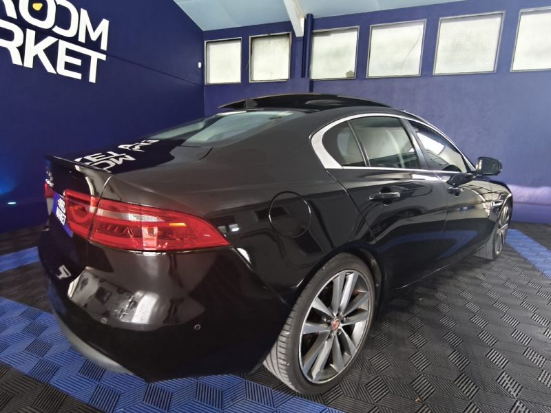 JAGUAR JAGUAR XE 2.0 180 Cv PORTFOLIO - CAMERA AVANT ET ARRIERE - GPS - CUIR - CARPLAY - AUDIO MERIDIAN  2015