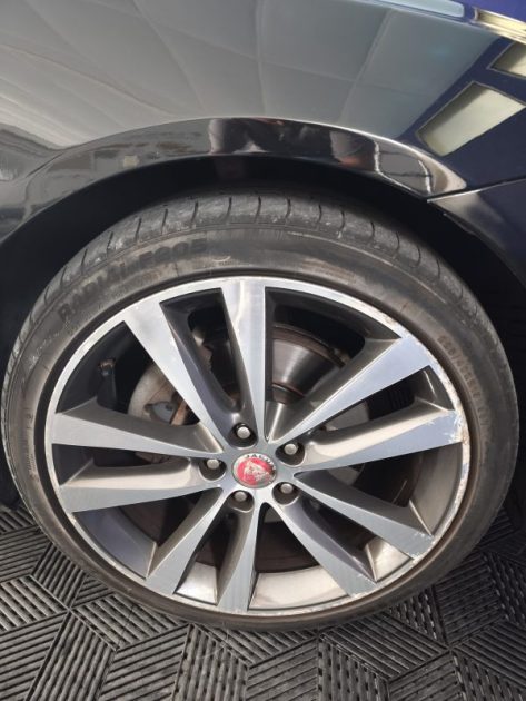 JAGUAR JAGUAR XE 2.0 180 Cv PORTFOLIO - CAMERA AVANT ET ARRIERE - GPS - CUIR - CARPLAY - AUDIO MERIDIAN  2015