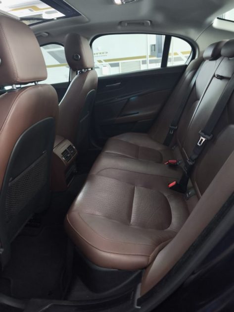 JAGUAR JAGUAR XE 2.0 180 Cv PORTFOLIO - CAMERA AVANT ET ARRIERE - GPS - CUIR - CARPLAY - AUDIO MERIDIAN  2015