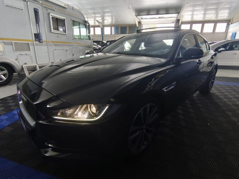 JAGUAR JAGUAR XE 2.0 180 Cv PORTFOLIO - CAMERA AVANT ET ARRIERE - GPS - CUIR - CARPLAY - AUDIO MERIDIAN  2015